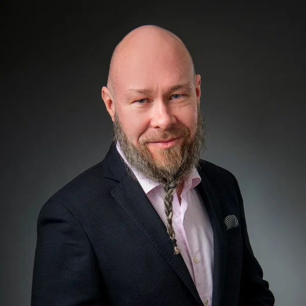 Mikko Väänänen, Qmoduuli Oy